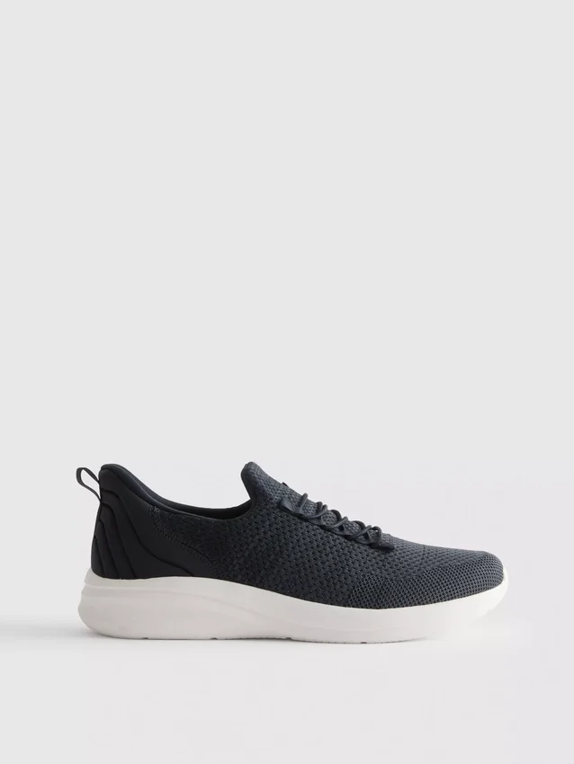 Slip-on low-top sneakers