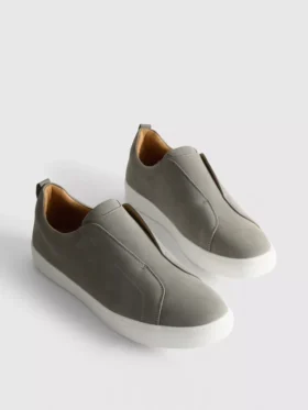 Slip-on low-top sneakers