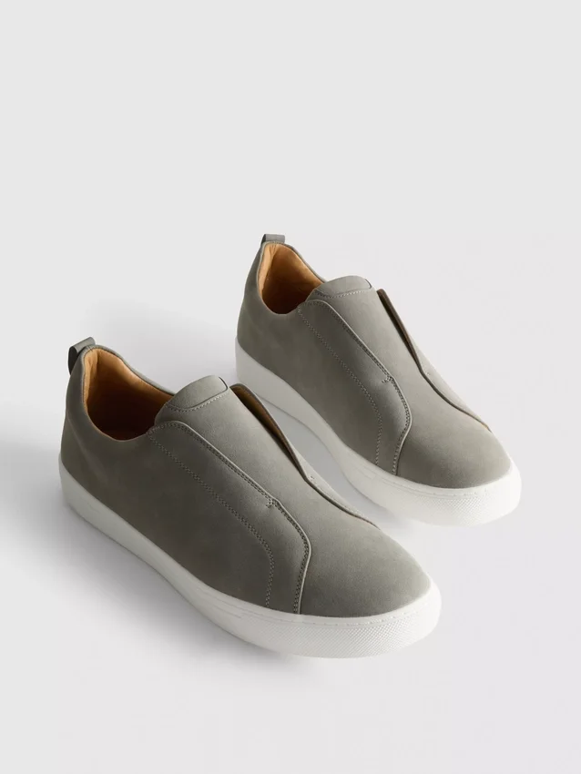 Slip-on low-top sneakers