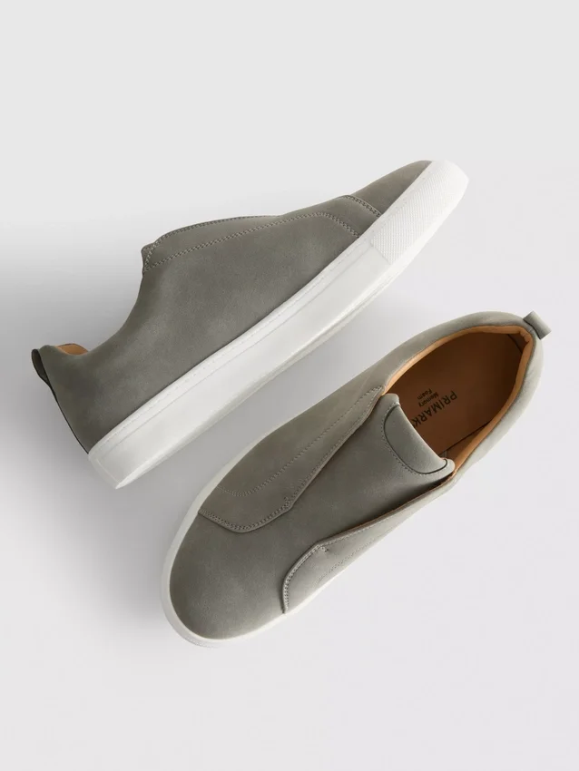 Slip-on low-top sneakers