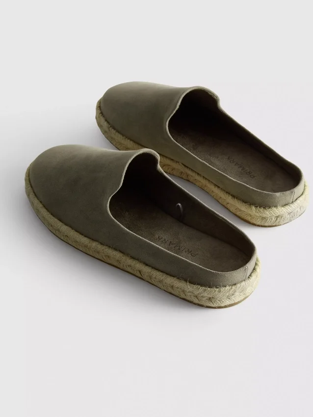 Slip-on mule shoes