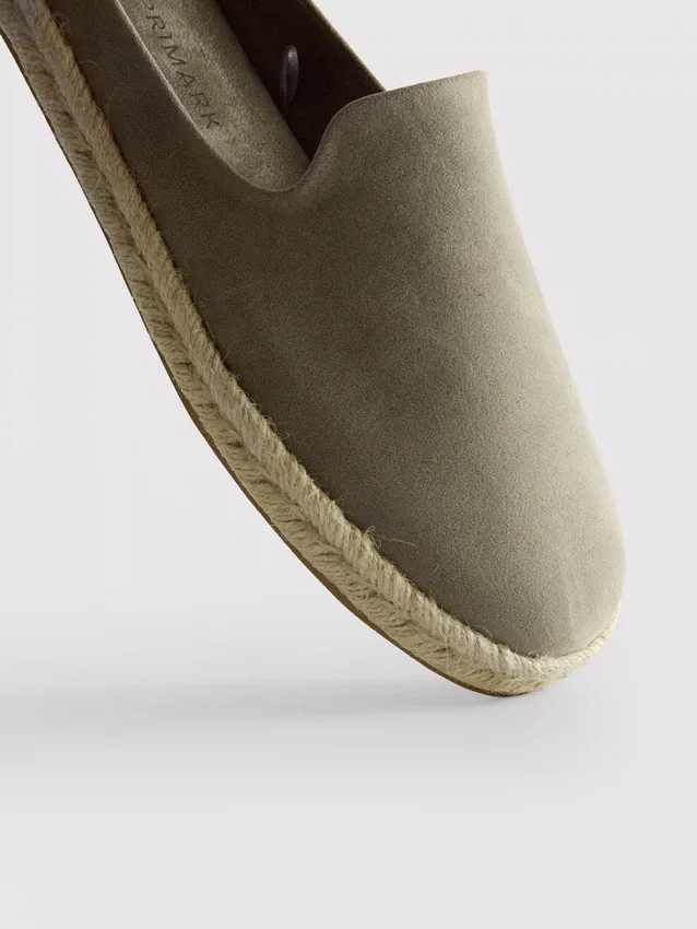 Slip-on mule shoes