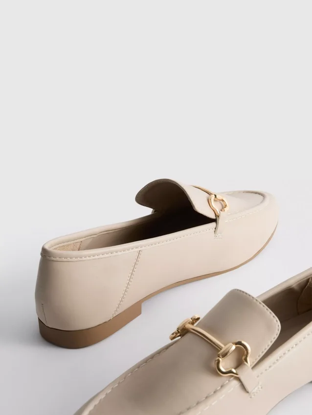 Snaffle detail loafers