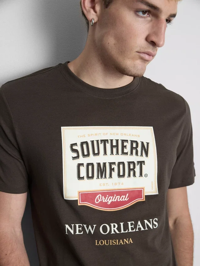Southern comfort graphic t-shirt
