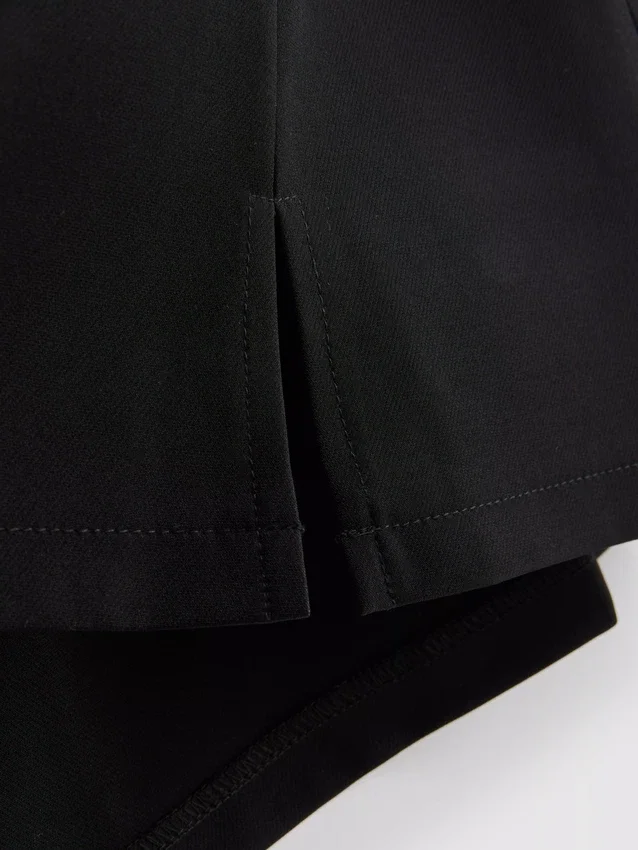 Split hem mini skirt