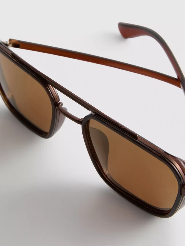 Square frame sunglasses