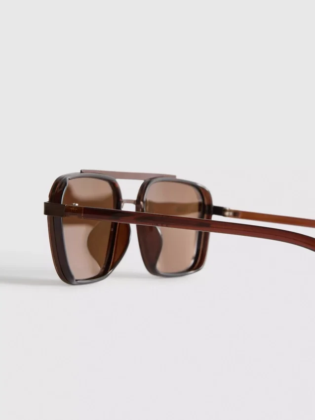 Square frame sunglasses