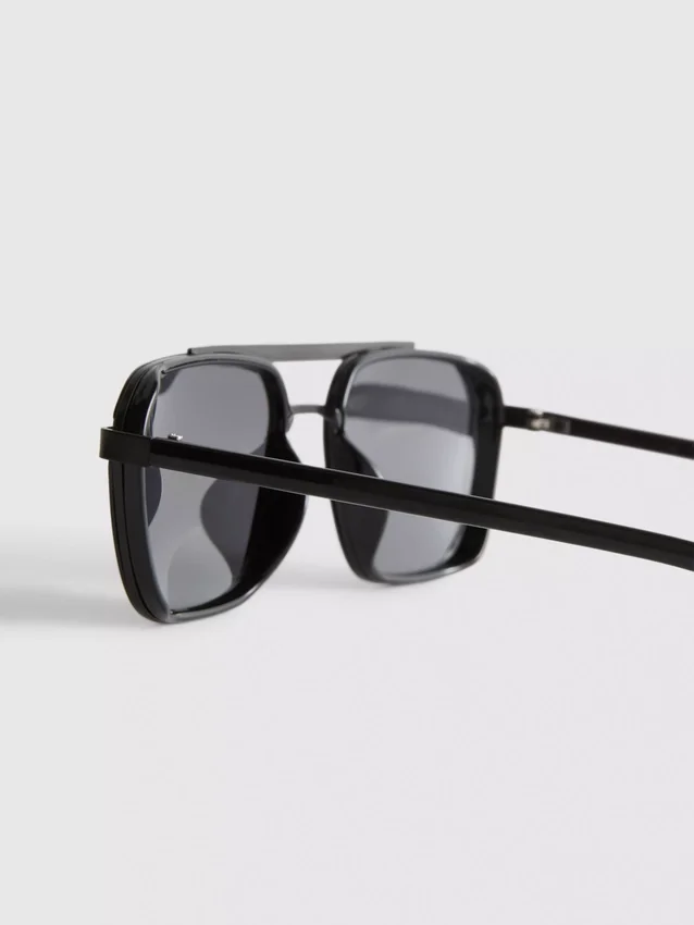 Square frame sunglasses