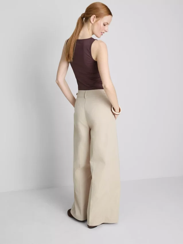 Square neck tank
