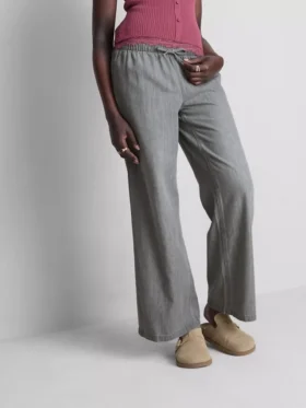 Straight-leg denim joggers
