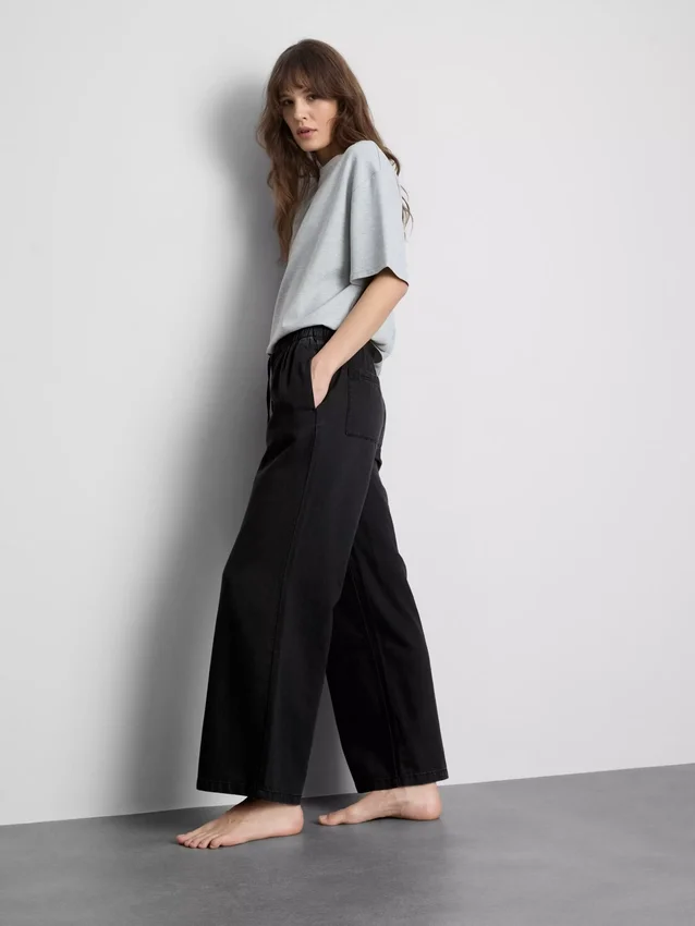 Straight-leg denim joggers