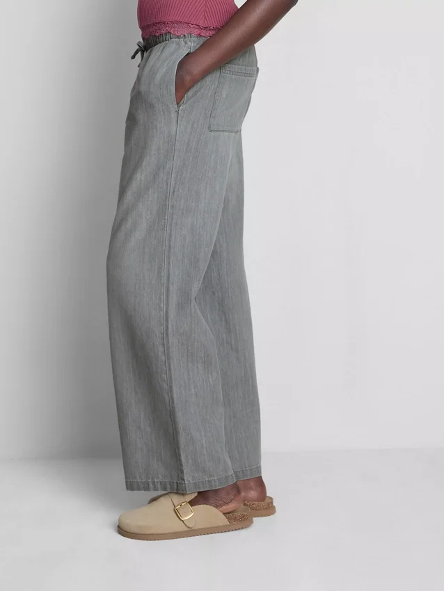 Straight-leg denim joggers