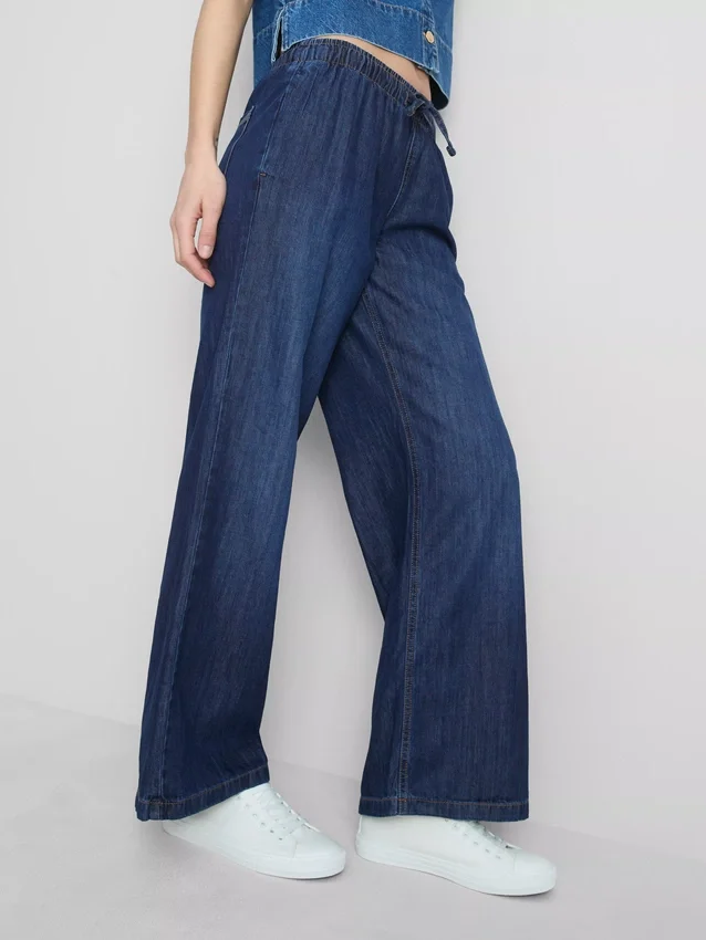 Straight-leg denim joggers