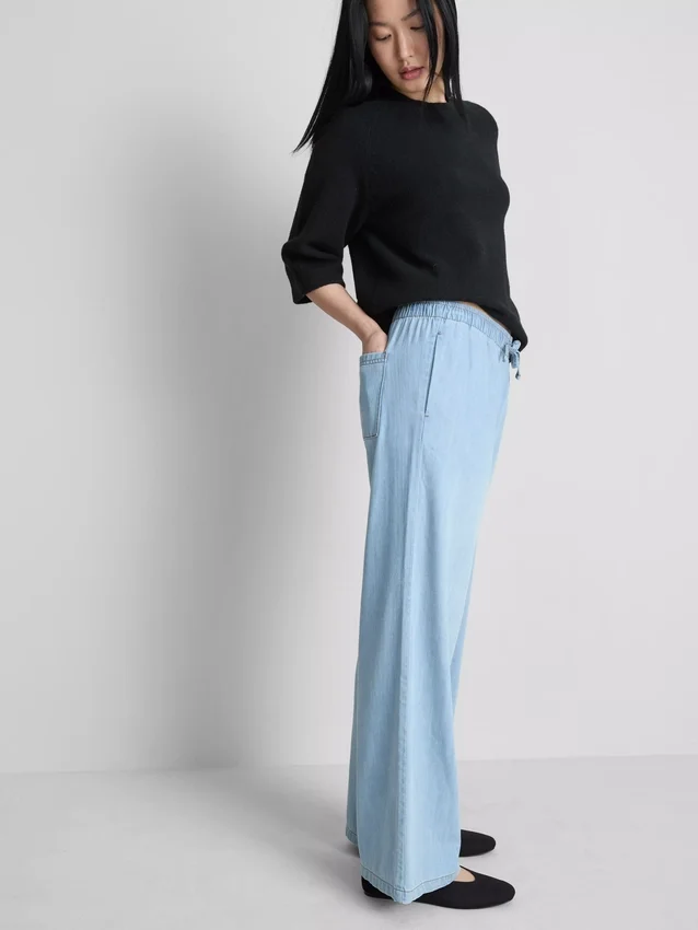 Straight-leg denim joggers