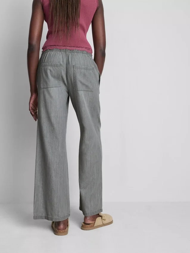 Straight-leg denim joggers