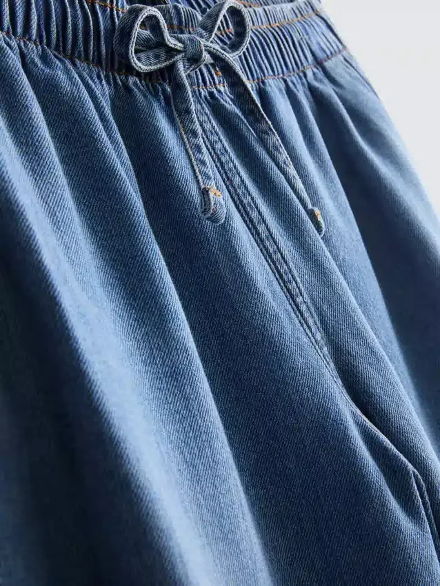 Straight-leg denim joggers