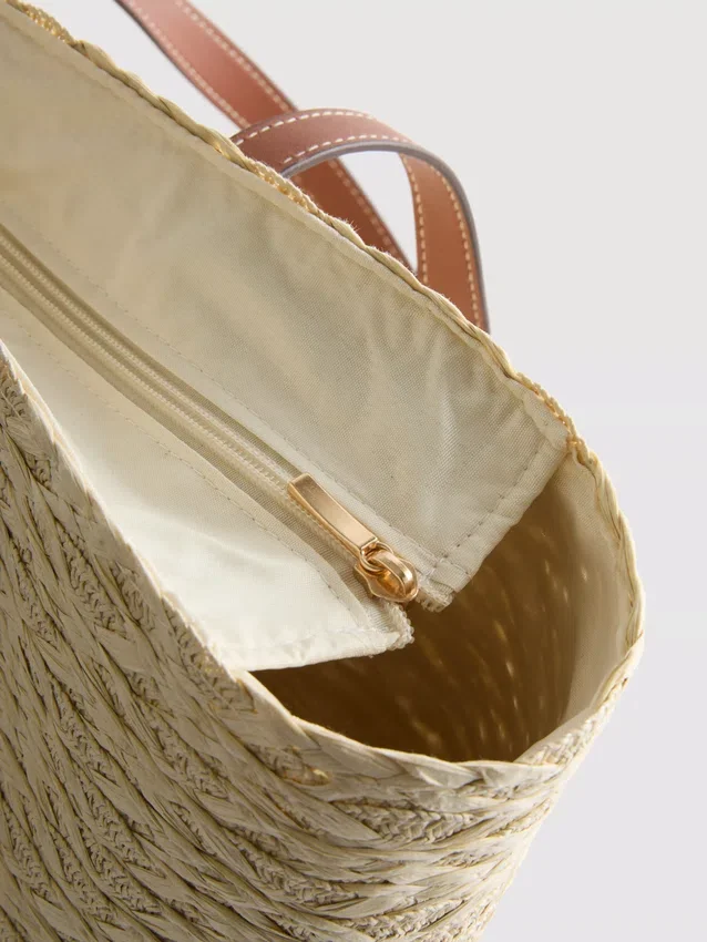 Straw bucket bag