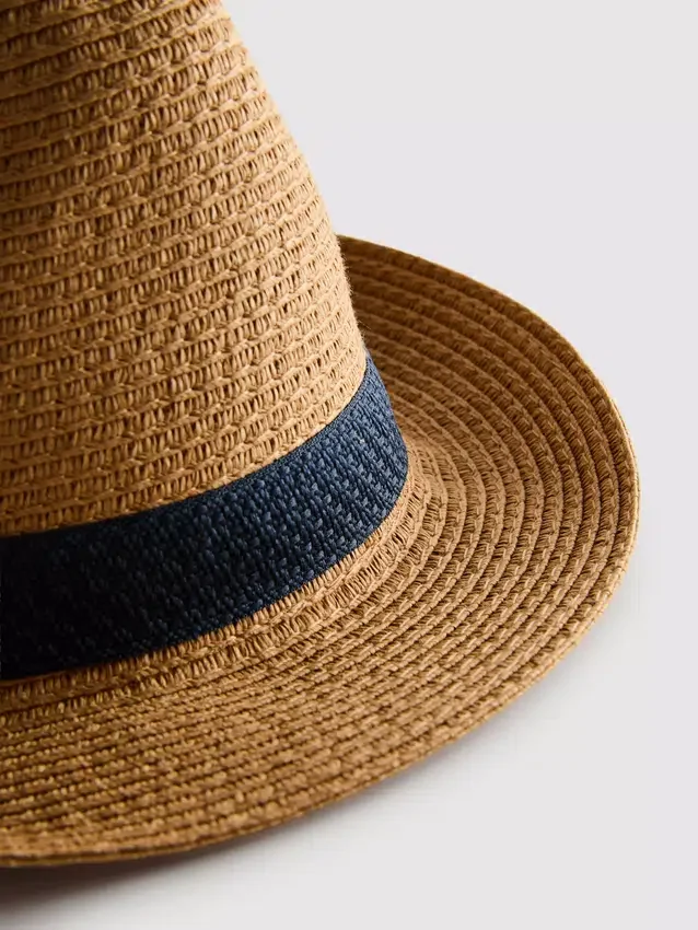 Straw trilby