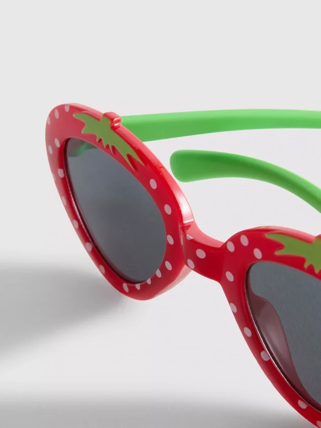 Strawberry frame sunglasses