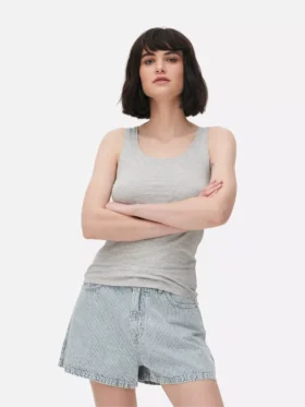 Stretch scoop neck tank