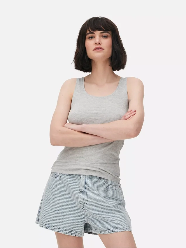 Stretch scoop neck tank