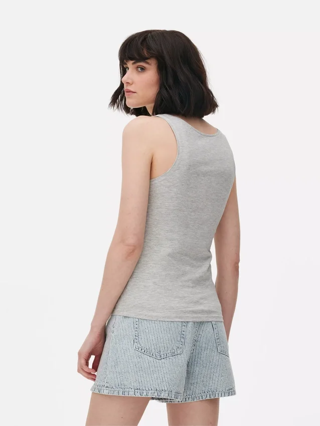 Stretch scoop neck tank
