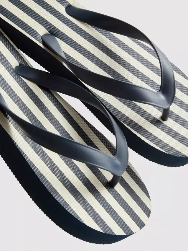 Striped flatform flip flops