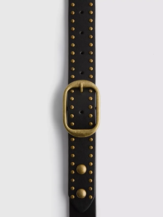 Studded buckle belt
