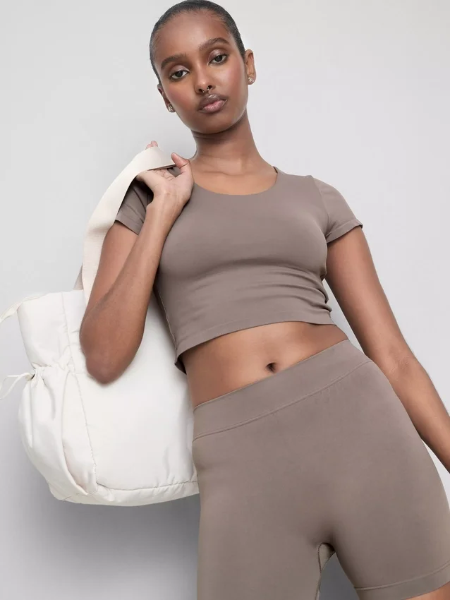 Super soft scoopneck crop top