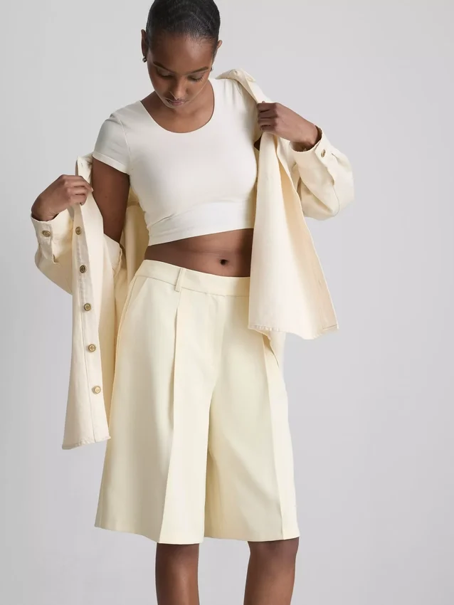 Super soft scoopneck crop top