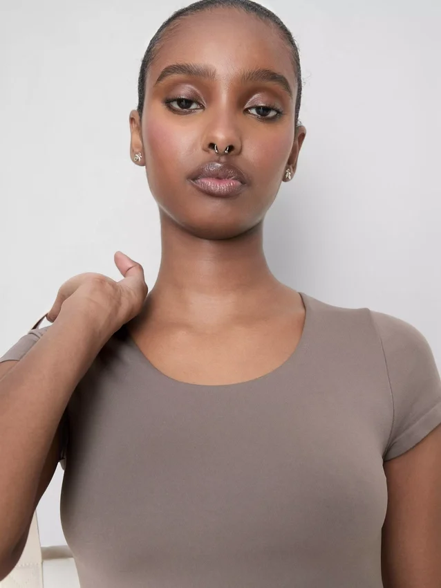 Super soft scoopneck crop top