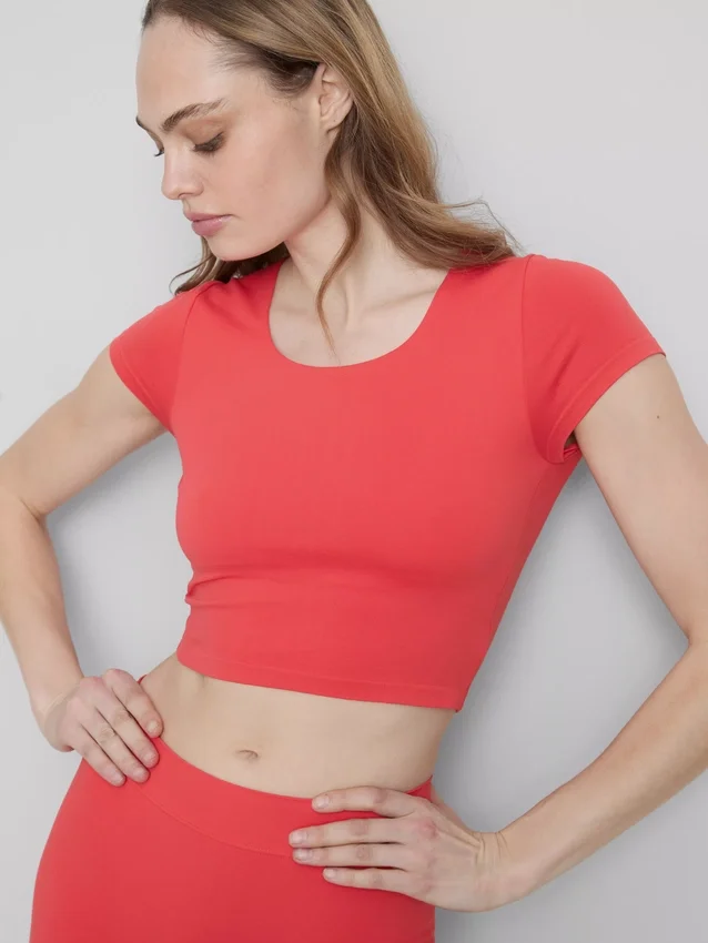 Super soft scoopneck crop top
