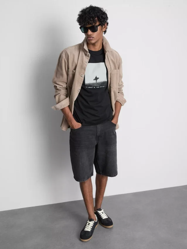 Surfer photo graphic t-shirt