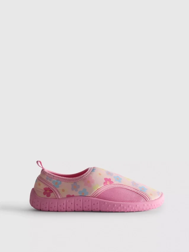 Swim shoes