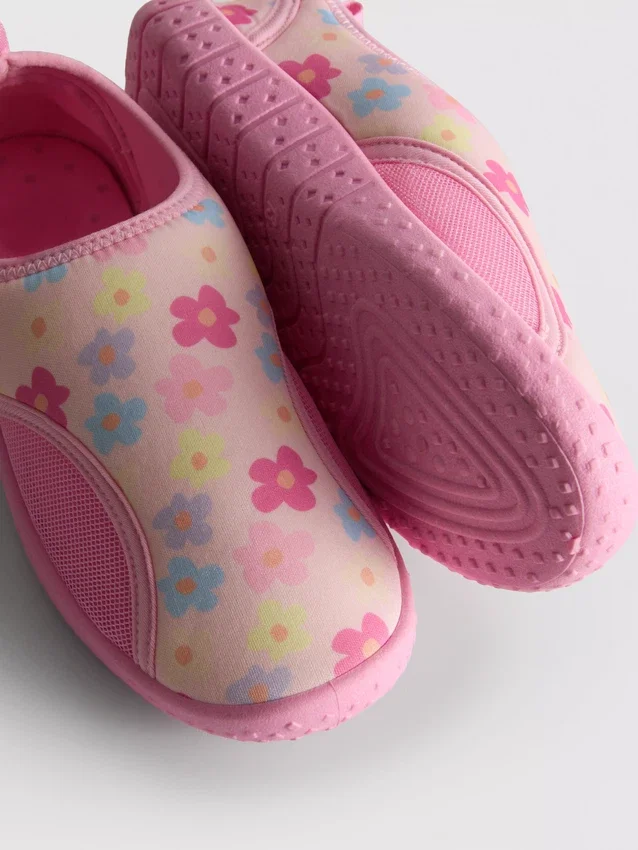 Swim shoes