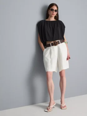 Textured belted bermuda shorts
