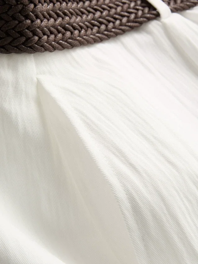 Textured belted bermuda shorts