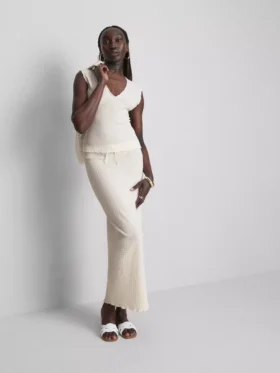 Textured drawstring maxi skirt