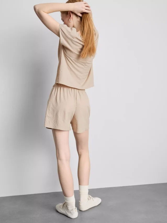 Textured drawstring shorts