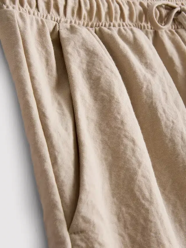 Textured drawstring shorts