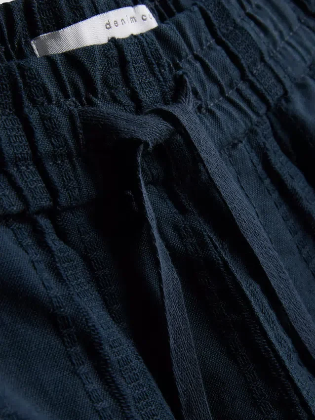 Textured drawstring shorts
