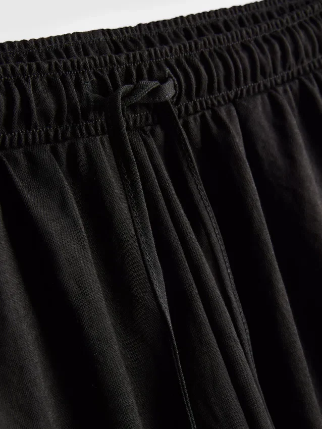 Textured drawstring shorts