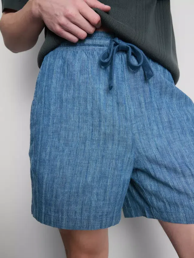 Textured drawstring-waist shorts