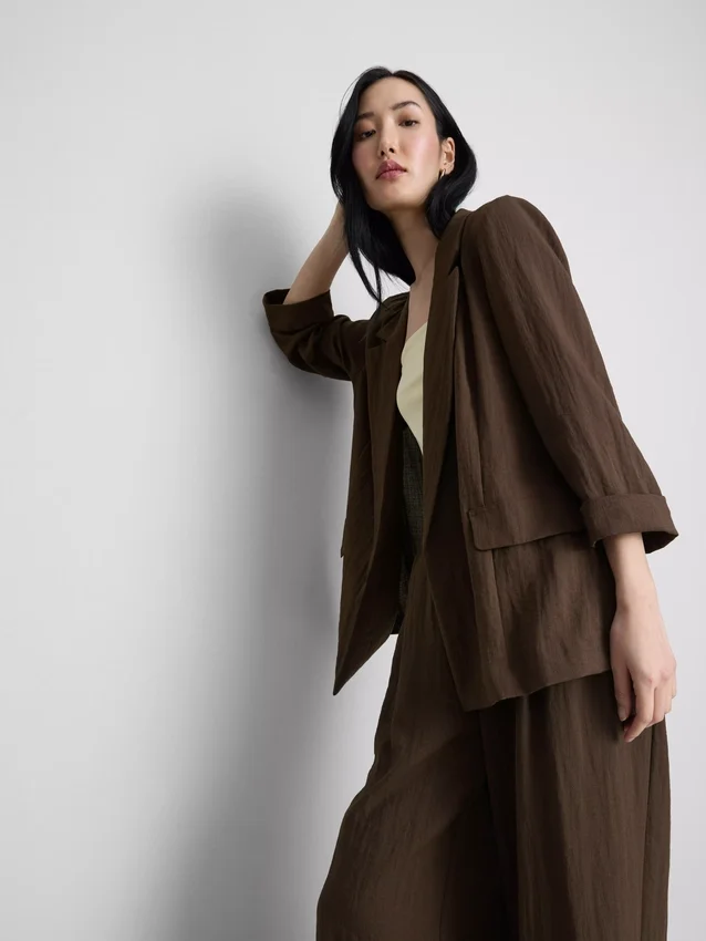 Textured notched lapel blazer