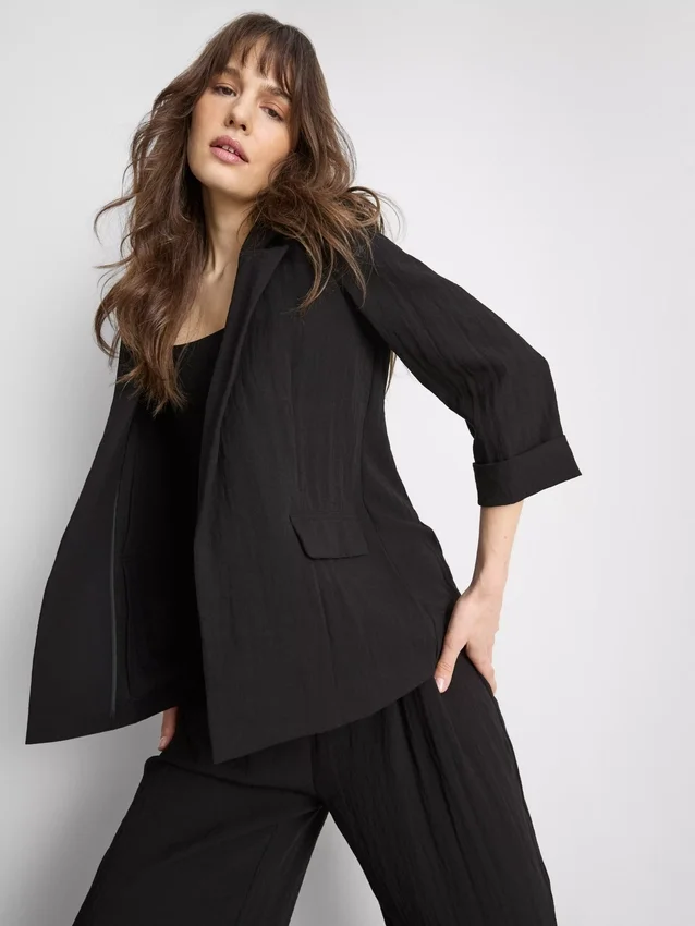 Textured notched lapel blazer