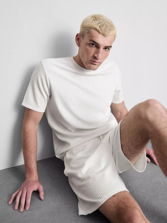 Textured short sleeve t-shirt