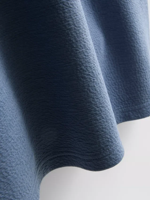 Textured short sleeve t-shirt