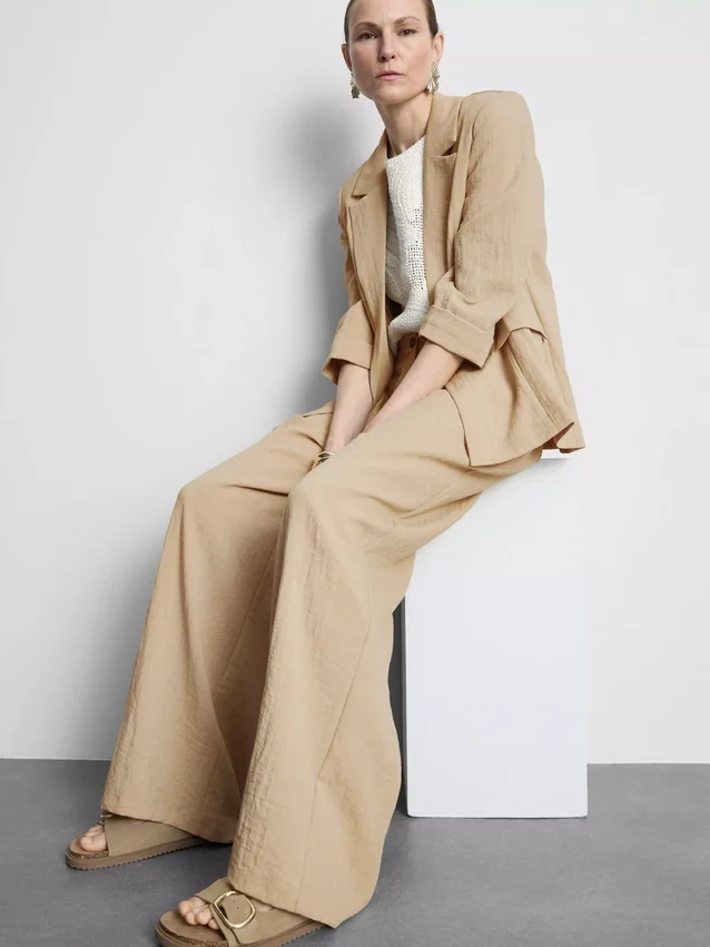 Textured slouchy mid-rise pants