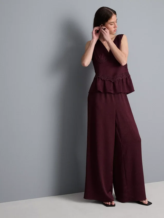 Textured straight-leg satin pants