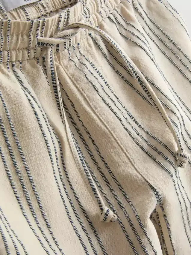 Textured stripe bermuda shorts